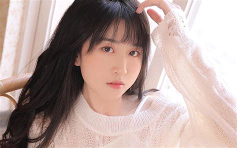 真人美女图片