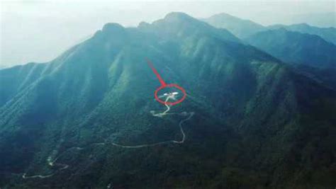 航拍广西昭平县最高峰，海拔1200米，地形壮观相传还是风水大地_腾讯视频