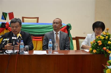 驻坦桑尼亚使馆吕友清大使就中坦经贸合作关系发表演讲