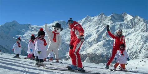 滑雪胜地加码冰雪旅游 中瑞交流驶入快车道_滑雪_环球网