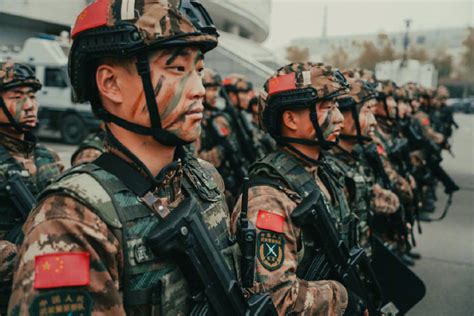广西来宾：武警特战队员开展反恐实战演练|暴恐分子|居民楼|武警_新浪新闻
