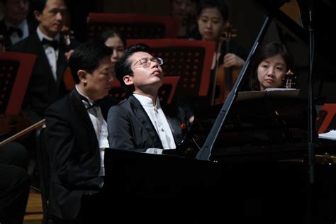 钢琴协奏曲《北京颂歌》世界首演，北交委约作品汇成“恢弘的颂歌”_京报网
