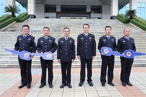 湛江市公安局举行新警用车辆配发仪式