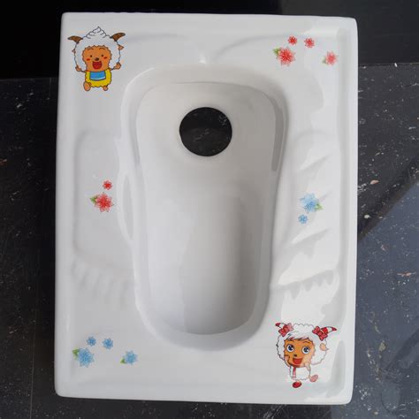 儿童彩色蹲便器幼儿园卫生间陶瓷蹲厕卡通大便器小便池厕所蹲坑-阿里巴巴