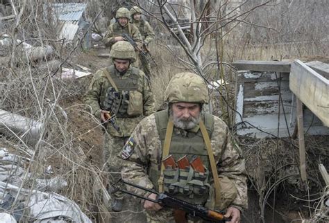 俄罗斯15万大军压境，俄乌局势失控，乌克兰被带入“悲剧”剧情|乌克兰|俄罗斯|北约_新浪新闻