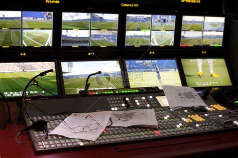 足球直播比赛哪里能看到(官宣！腾讯将视频直播2021-22赛季欧冠欧联 全场次免费)