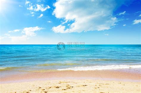 海滨沙滩高清图片下载-正版图片303900228-摄图网
