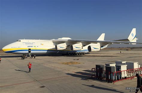 世界上最大的飞机Stratolaunch：双机身设计！长达117米机翼横跨机场-新闻资讯-高贝娱乐
