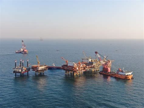 渤海亿吨级大油田最大区块海上安装全部完成 - 中国石油石化