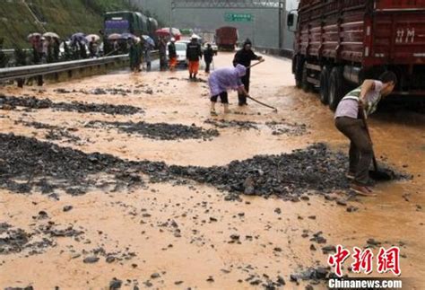 四川广元暴雨引发泥石流 京昆高速被淹埋(组图)-搜狐新闻