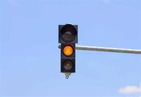 交通指示牌-注意信号灯 - 素材 - Canva可画