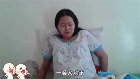 孕妇阵痛时疼得满床打滚，妈妈心疼的眼神让人心酸_腾讯视频