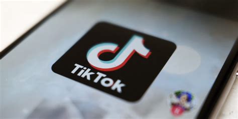 美国7个州相继宣布政府设备禁用TikTok，外国网友争议_手机新浪网