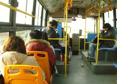 中国线路最长的2路公交车，全程均超过120公里，来回一整天