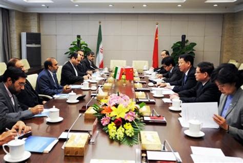 中组部副部长、人社部部长尹蔚民会见伊朗副总统法鲁赞德