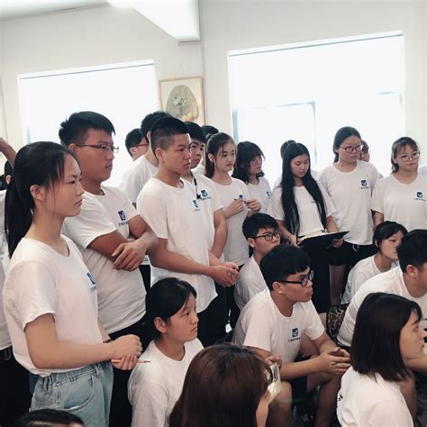 《白银般的歌声——新中国初期的艺术歌曲创作》讲座-艺术学院
