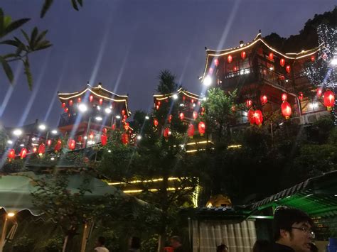 重庆枇杷园火锅，全国之最，一个店就是一座山，颜值太震撼了_腾讯视频