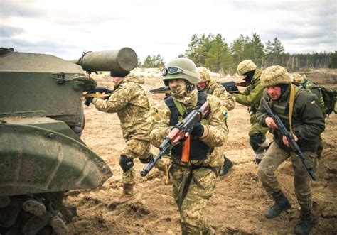 俄媒公布巴赫穆特伤亡数字！乌军损失约2万人，剩余乌军没撤退