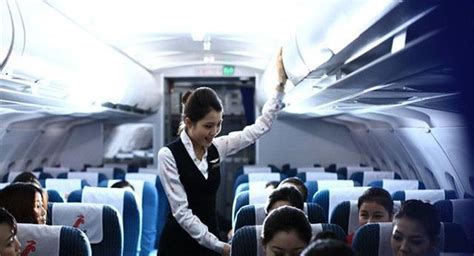 中国国际航空公司空姐、空少制服_中国制服设计网