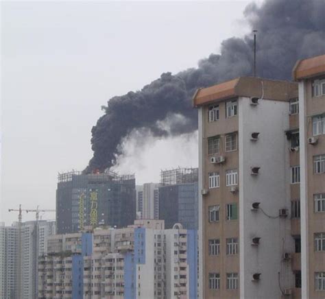 广州珠江新城一高楼突起大火[图集]