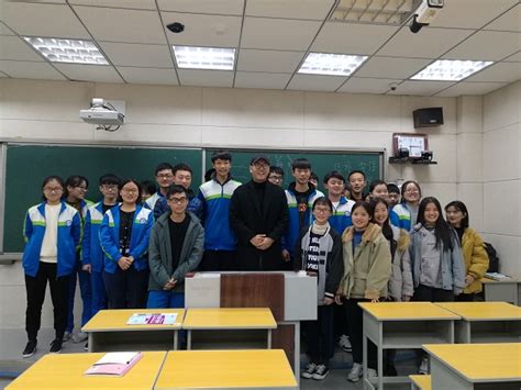 省广播电台著名播音员为107中学子带来专业讲座 - 生本课堂 - 郑州市第一〇七中学