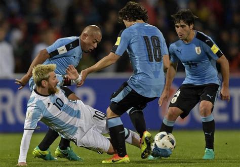 世预赛-梅西回归绝杀 10人阿根廷胜乌拉圭领跑