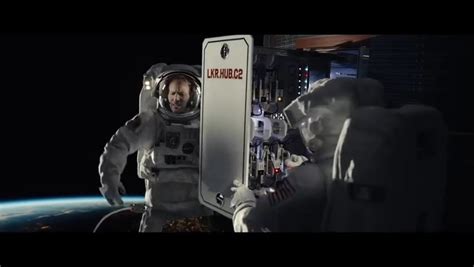 科幻灾难片《月球陨落》2022年2月4日在北美上映_渲云动态