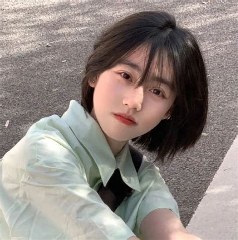 短发温柔清新头像女生