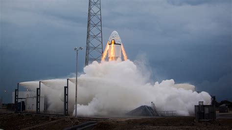 SpaceX公布“猎鹰9号” 发射及回收高清图片 | 雷锋网