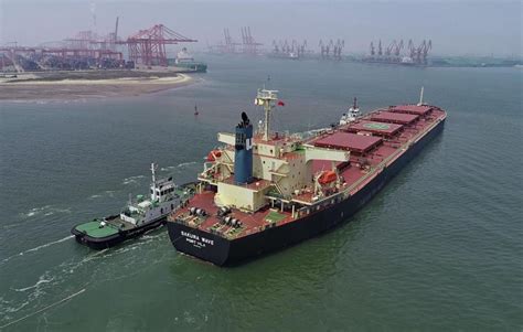 全球首艘LNG动力23000-TEU集装箱巨轮首航盐田国际-港口网