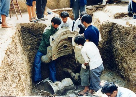 三星堆遗址出土铜眼形器-三星堆与金沙：古蜀文明史上的高峰-图片