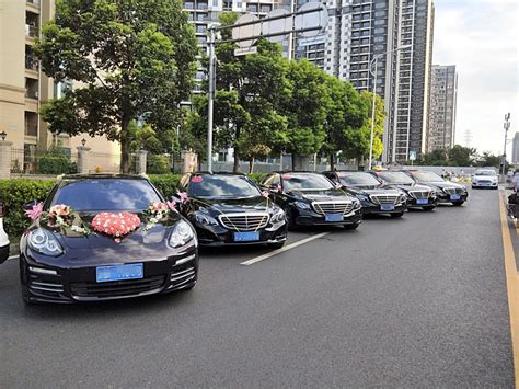 我们都非常重视婚车的选择和婚车的搭配_重庆嘉禾婚车租赁