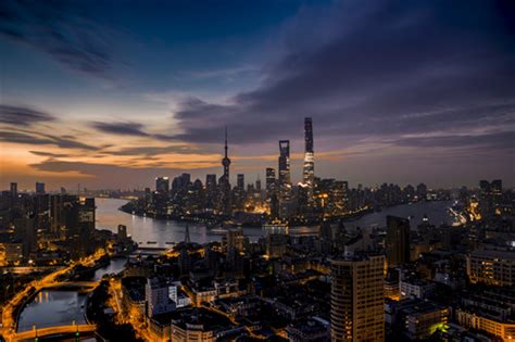 上海：武康大楼成网红打卡地-人民图片网