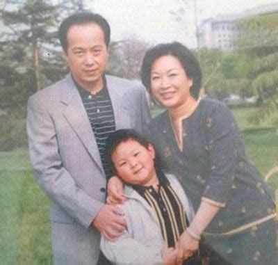 罗京病逝13年后，遗孀刘继红的选择让人泪目|新闻联播|罗京|刘继红_新浪新闻