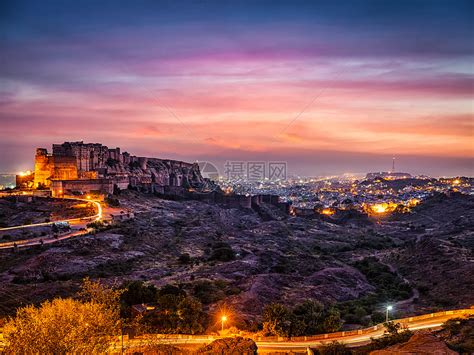 著名的印度旅游地标梅尔兰加尔堡黄昏乔德普尔,拉贾斯坦邦,印度梅兰加堡黄昏乔德普尔,印度高清图片下载-正版图片300149296-摄图网