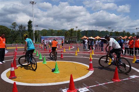 2023年贵州工业职业技术学院校园体育文化艺术节自行车趣味赛圆满完赛-体育系