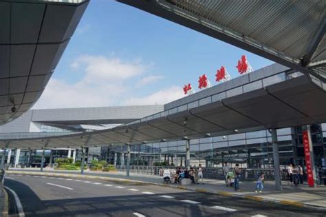 上海虹桥机场的游客高清图片下载-正版图片500137526-摄图网