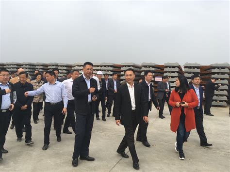 中国水电三局 基层动态 襄阳项目22联钢箱梁顶推施工全部完成