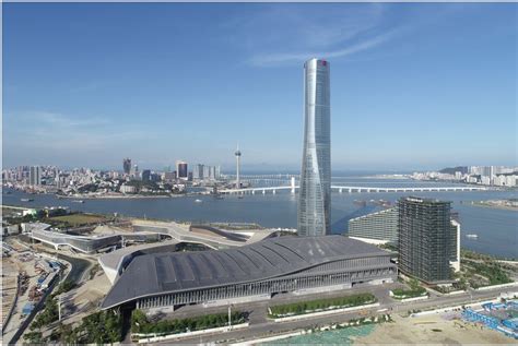 潘功胜：“南向通”体现支持香港长期繁荣、稳定、发展的信心和决心_手机新浪网
