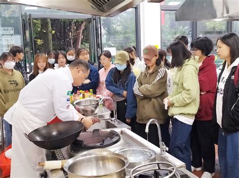 我敢说，没人能拒绝这样的课堂！这才是上课的正确打开方式！_重庆新东方烹饪学校