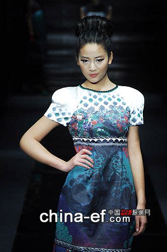 邓皓女装品牌2010春夏系列时装发布会隆重举行
