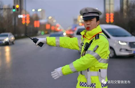 洛阳交警：春节我在岗 平安“警”相随_新闻中心_洛阳网