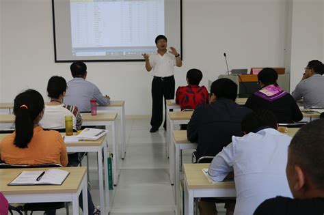 我公司为济南市中区审计局干部进行《大数据与审计》课程培训-北京思汇知行教育科技有限公司