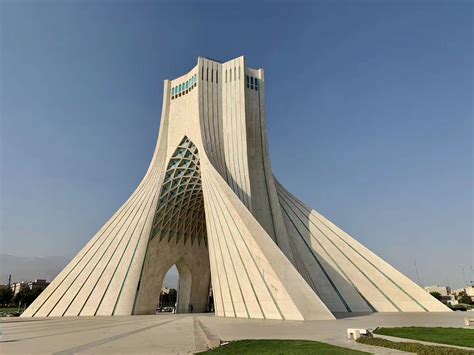 最新消息频发的伊朗，有很多令人震惊的旅游景点，一起来看看吧|自由纪念塔|博物馆|德黑兰_新浪新闻