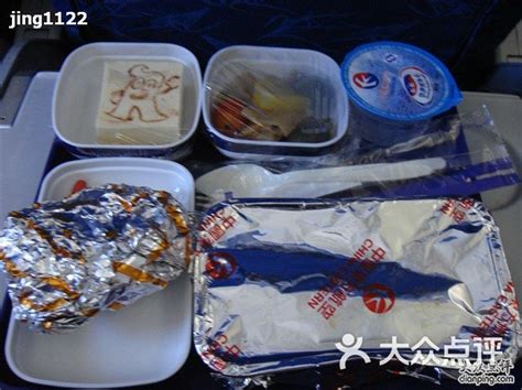 热腾腾的飞机餐回来了！多家航空公司陆续恢复机上热食供应__财经头条
