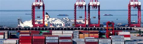 拱北：珠海内外贸货物同船运输业务新航线开通