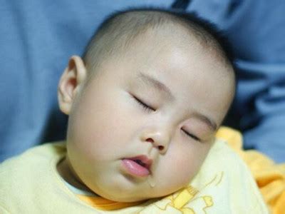 睡觉流口水是什么原因 这些现象要引起妈妈的注意 _八宝网