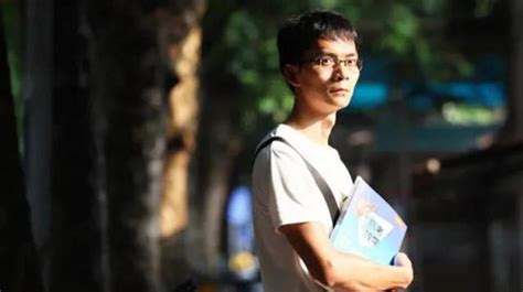 复读14年的唐尚珺要读大学了|复读|大学_新浪新闻