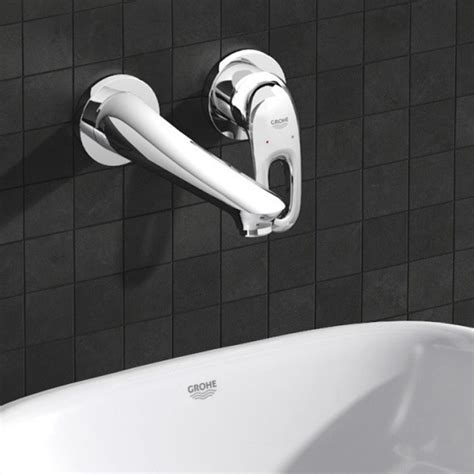 4-Hole Single-Handle Deck Mount Roman Tub Faucet with 6.6 L/min (1.75 ...