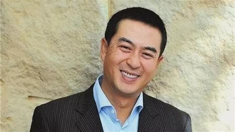 张英明谈恋爱by泡泡